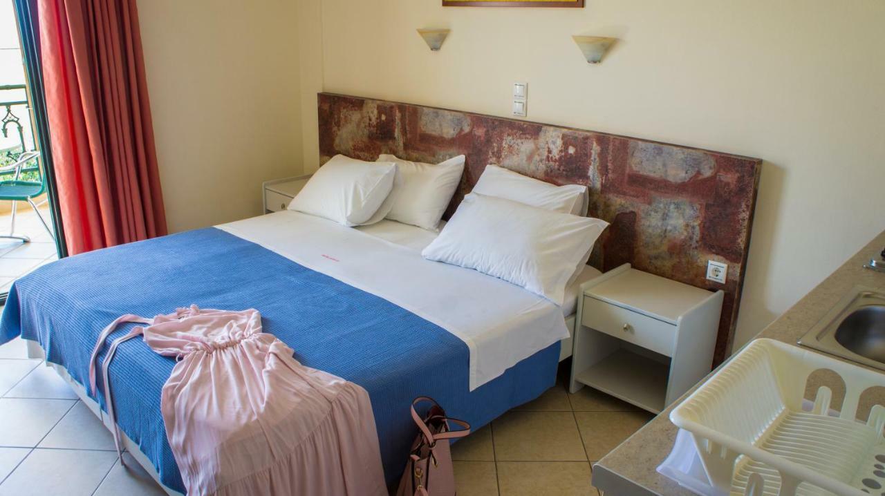 Hotel Loukas Vrachos Paralia Vrachou Eksteriør billede